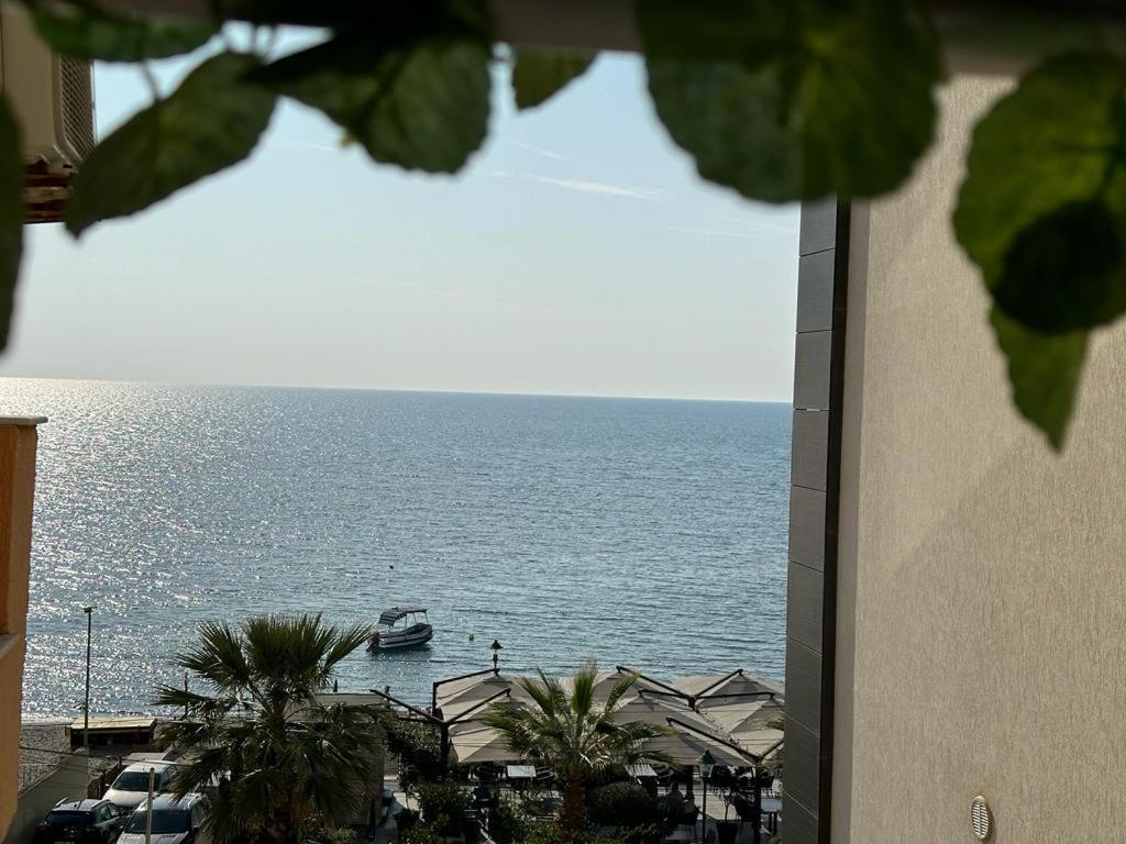 Amazing Paradise Sensation 2 Bedroom Luxury Apartment With A Jacuzzi Durrës Exterior foto